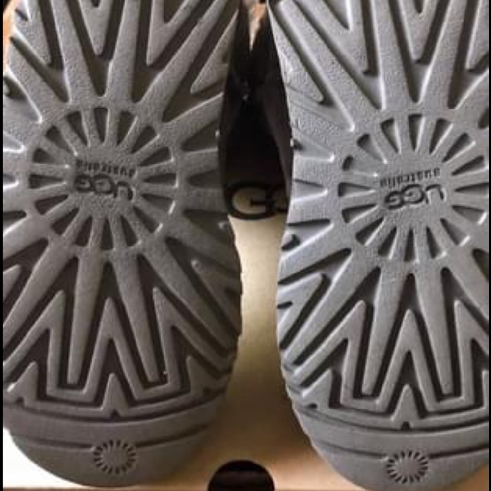 Ugg Bailey Bow - image 3